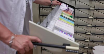 W 2025 r. farmaceuci wystawili niespełna 15 tys. recept na pigułki „dzień po”